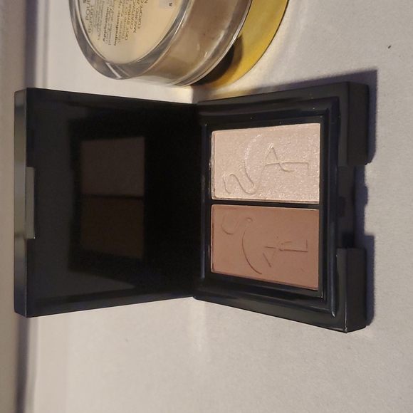 Setting powder and pigment palette - Picture 3 of 4